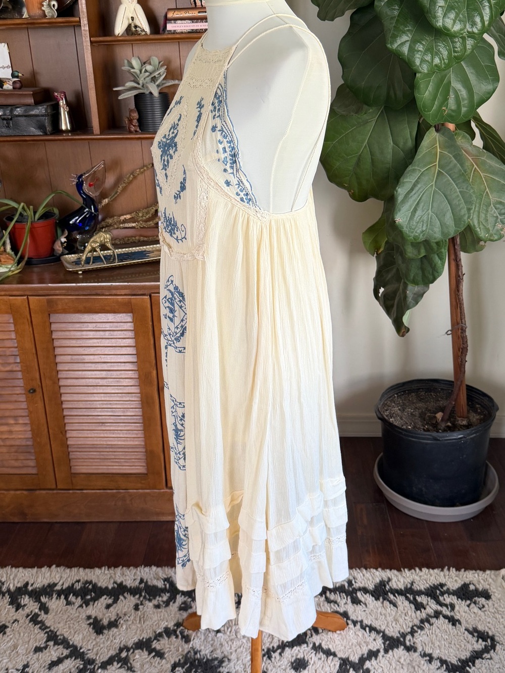 Free People Diamond in the Sky Cream Blue Embroidered Boho Sun Midi Dress XS - Picture 12 of 15